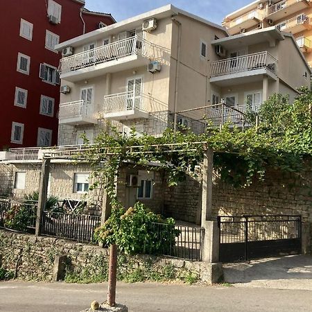 Guest House Garden Будва Екстер'єр фото
