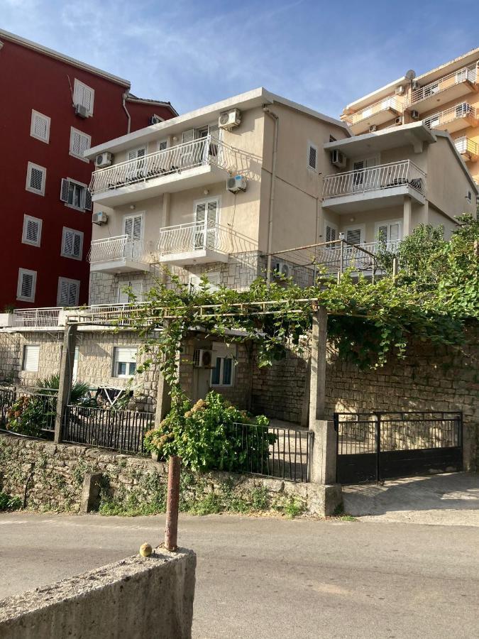 Guest House Garden Будва Екстер'єр фото